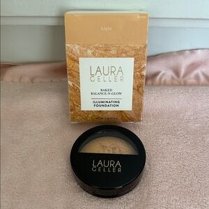 Laura Geller Baked Balance-N-Glow Illuminating Foundation - Light